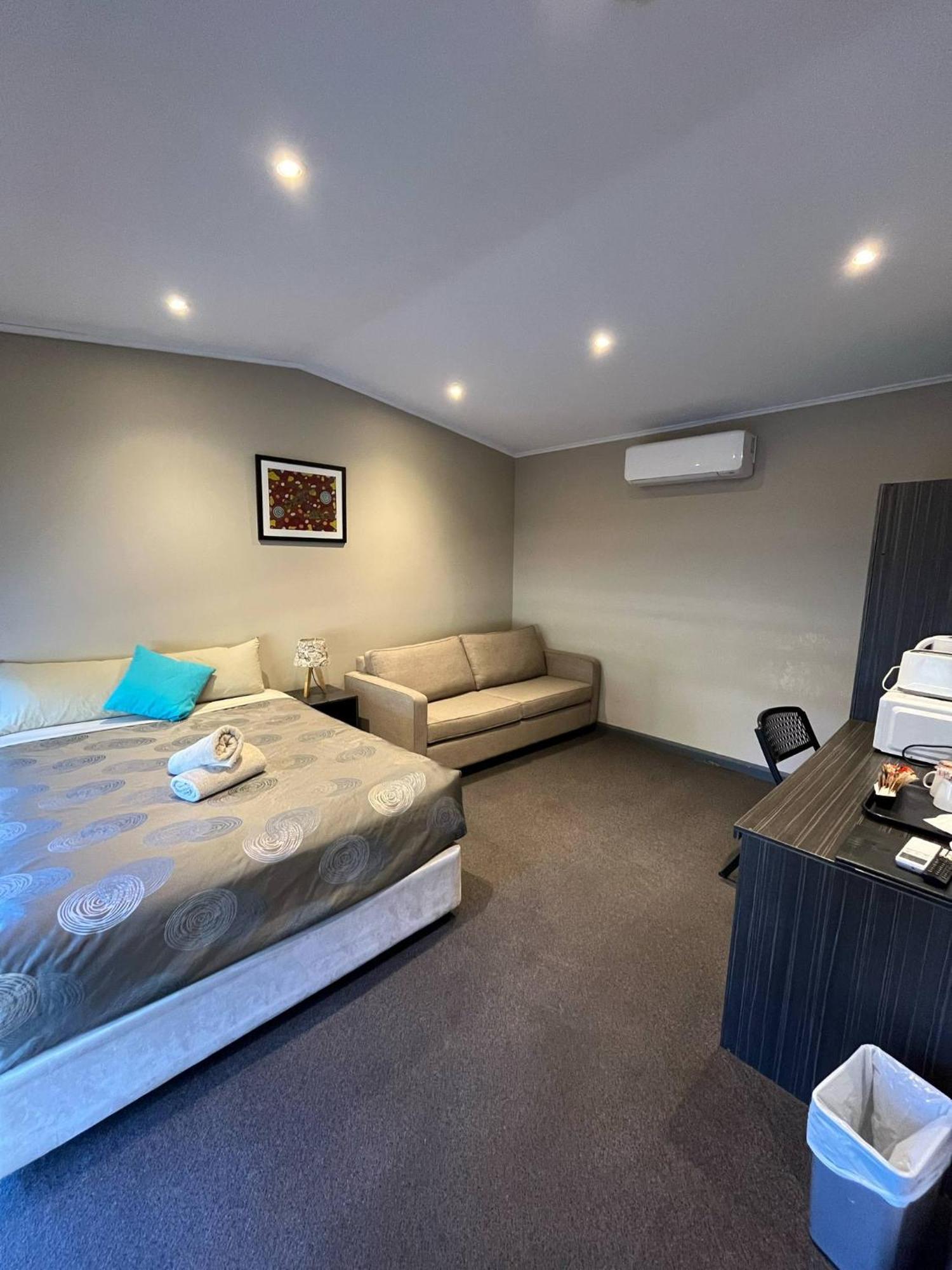 Copper City Motel Cobar Εξωτερικό φωτογραφία
